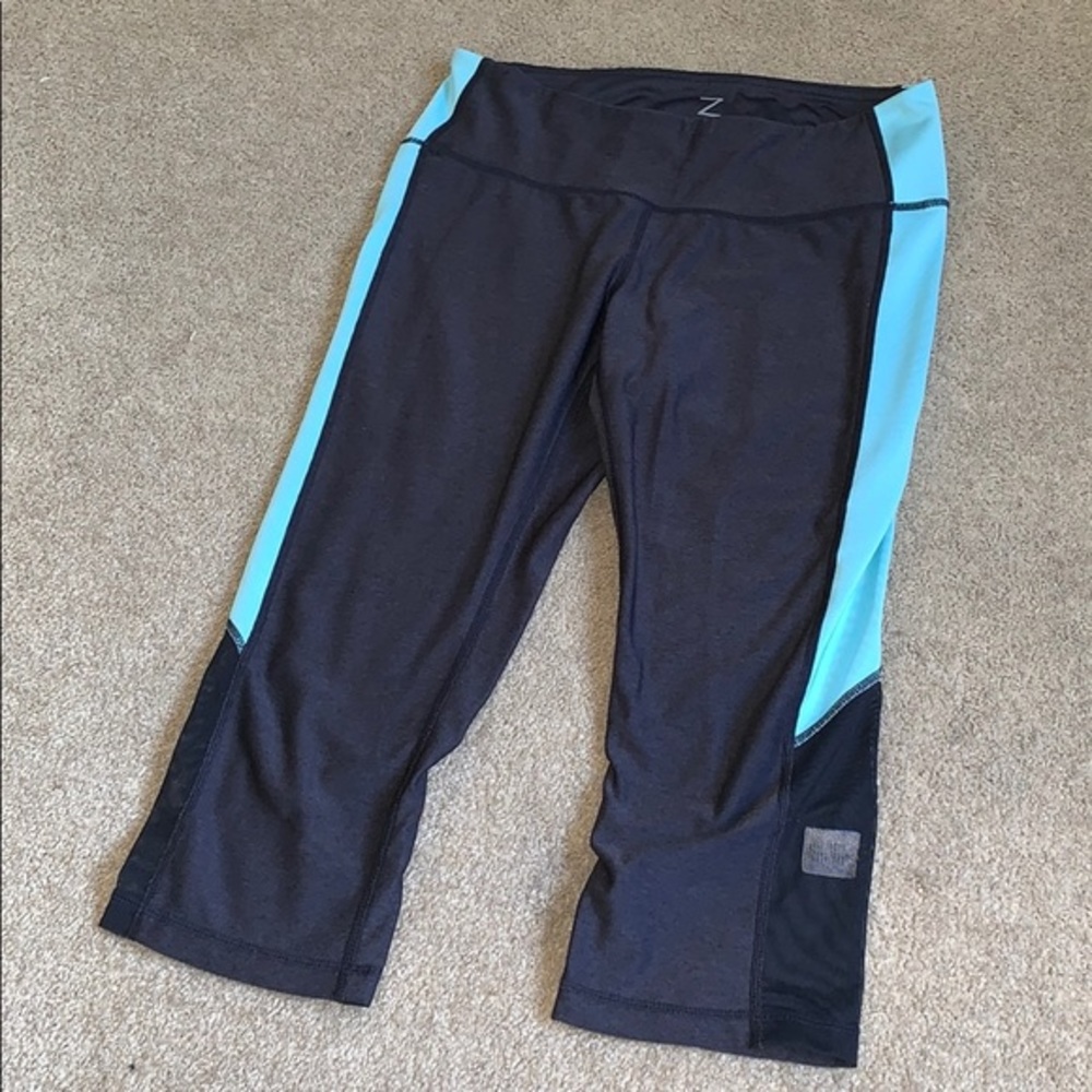 Z By Zella Medium Capris With Mesh EUC